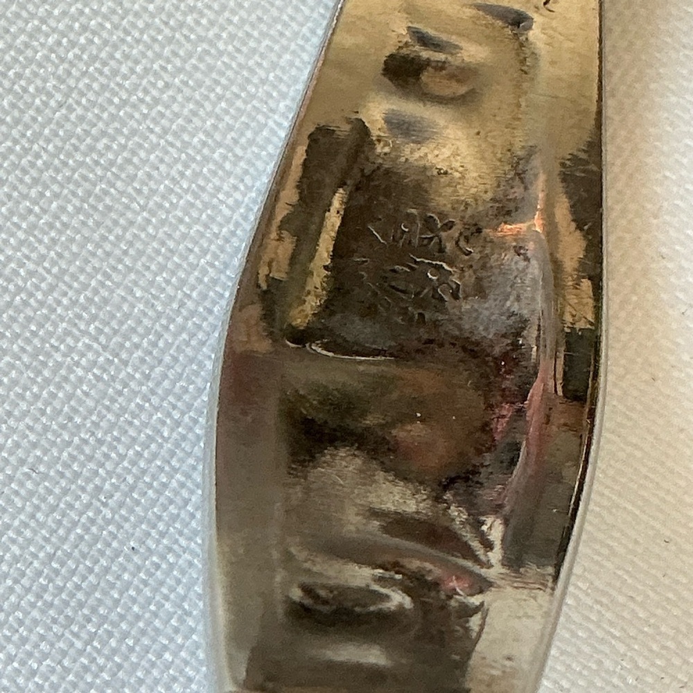 Taxco Sterling Silver Bracelet with Mother of Pearl and Crushed Malachite Inlay - Picture 7 of 8